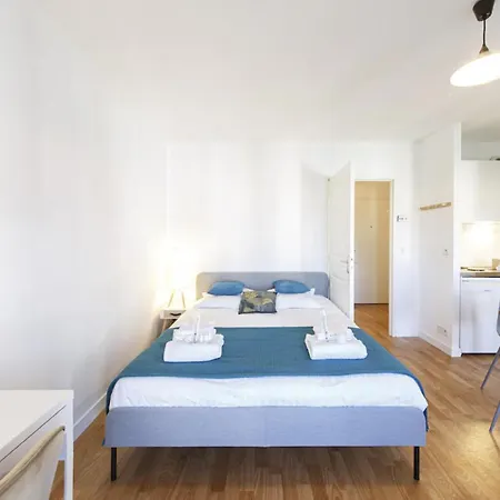 Le Salmson 700m Gare Apartment Laval (Mayenne)