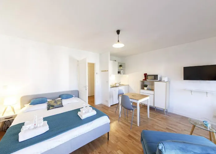 Le Salmson - 700m Gare - *