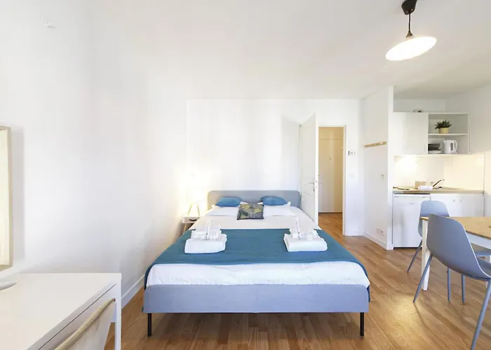 Le Salmson - 700m Gare - 拉瓦勒